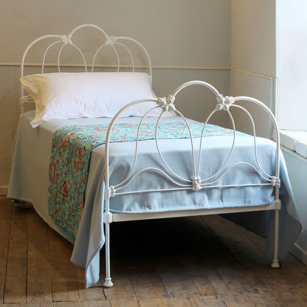 Large Single White Antique Bed MS73