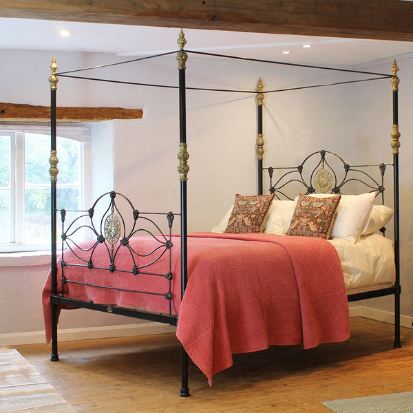 Antique Four Poster Bed in Black M4P58