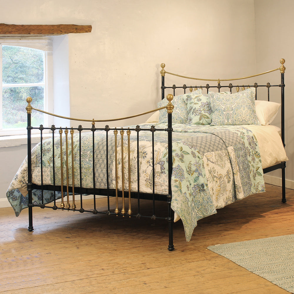 5ft Wide Brass and Iron Antique Bed Finished in Black MK338