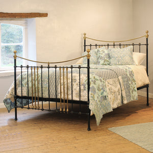 5ft Wide Brass and Iron Antique Bed Finished in Black MK338