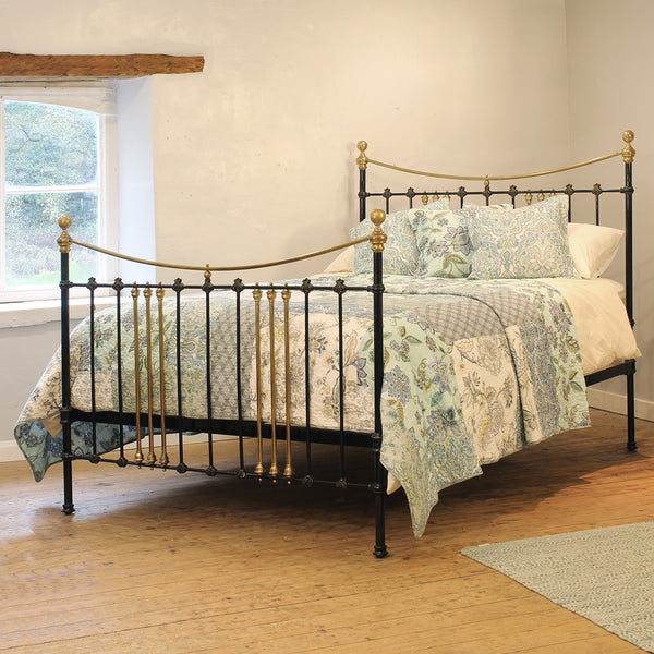 5ft Wide Brass and Iron Antique Bed Finished in Black MK338