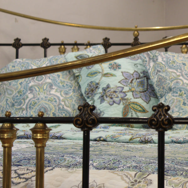 5ft Wide Brass and Iron Antique Bed Finished in Black MK338