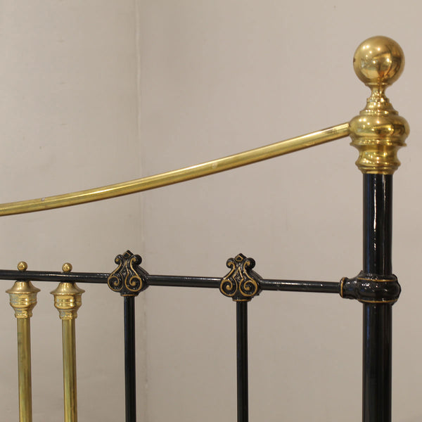5ft Wide Brass and Iron Antique Bed Finished in Black MK338