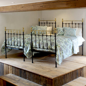 Pair of Black Cast Iron Antique Beds with Hoops MP69