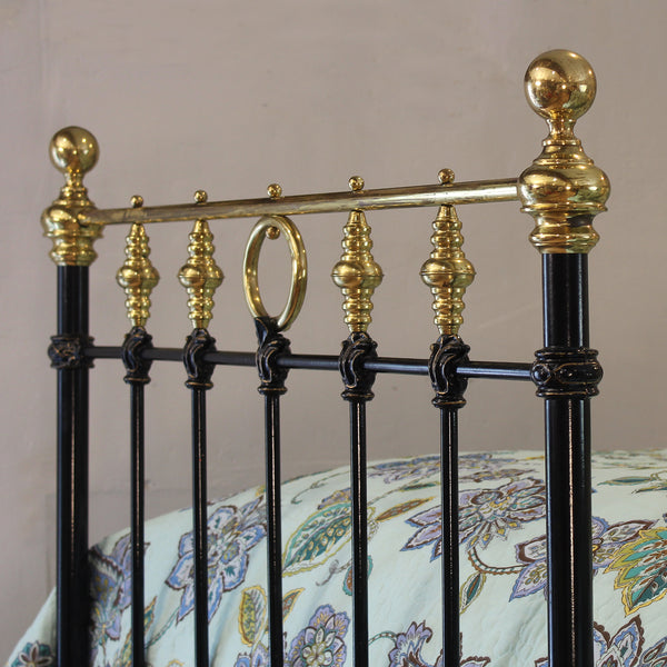 Pair of Black Cast Iron Antique Beds with Hoops MP69