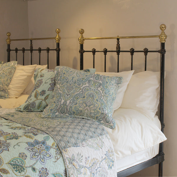 Pair of Black Cast Iron Antique Beds with Hoops MP69