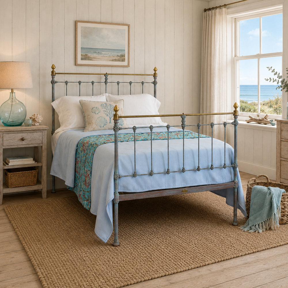 Small Double Antique Bed in Verdigris, MD167