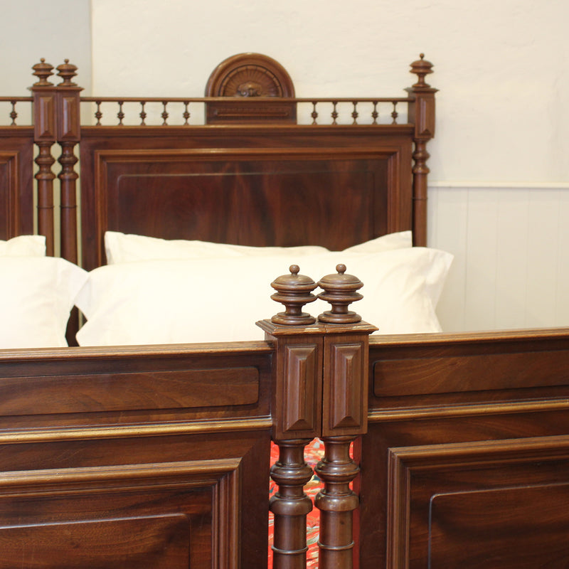 Interlocking French Antique Beds WK183