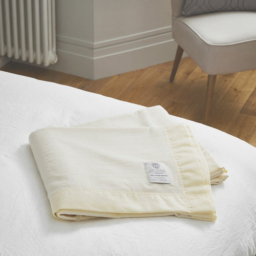 Lightweight - Pure Merino Wool Blanket