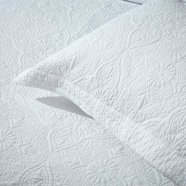 Windsor White Bedspread